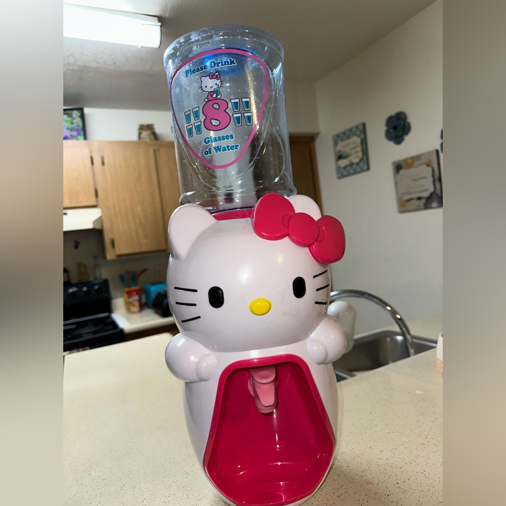 Brand new never been used Hello Kitty water dispenser